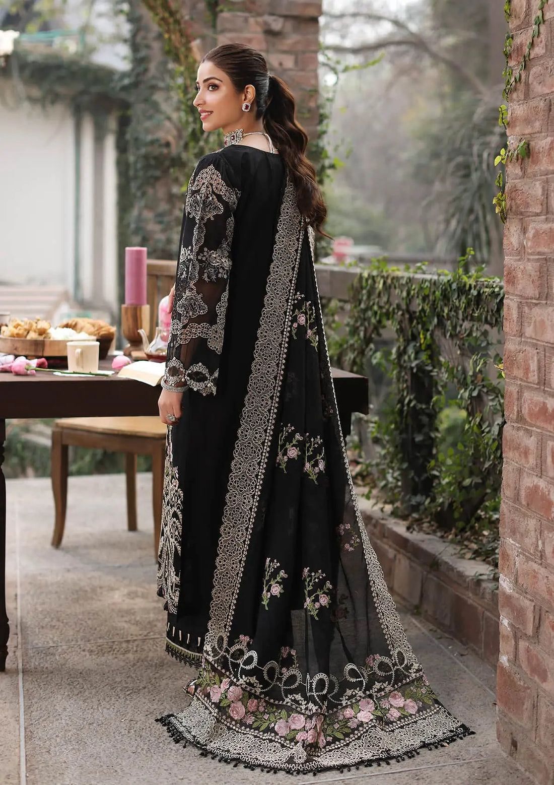 BRAND NAME* KAHF

_WEAR BY THE GORGEOUS ACTRESS_ *KINZA HASHMI