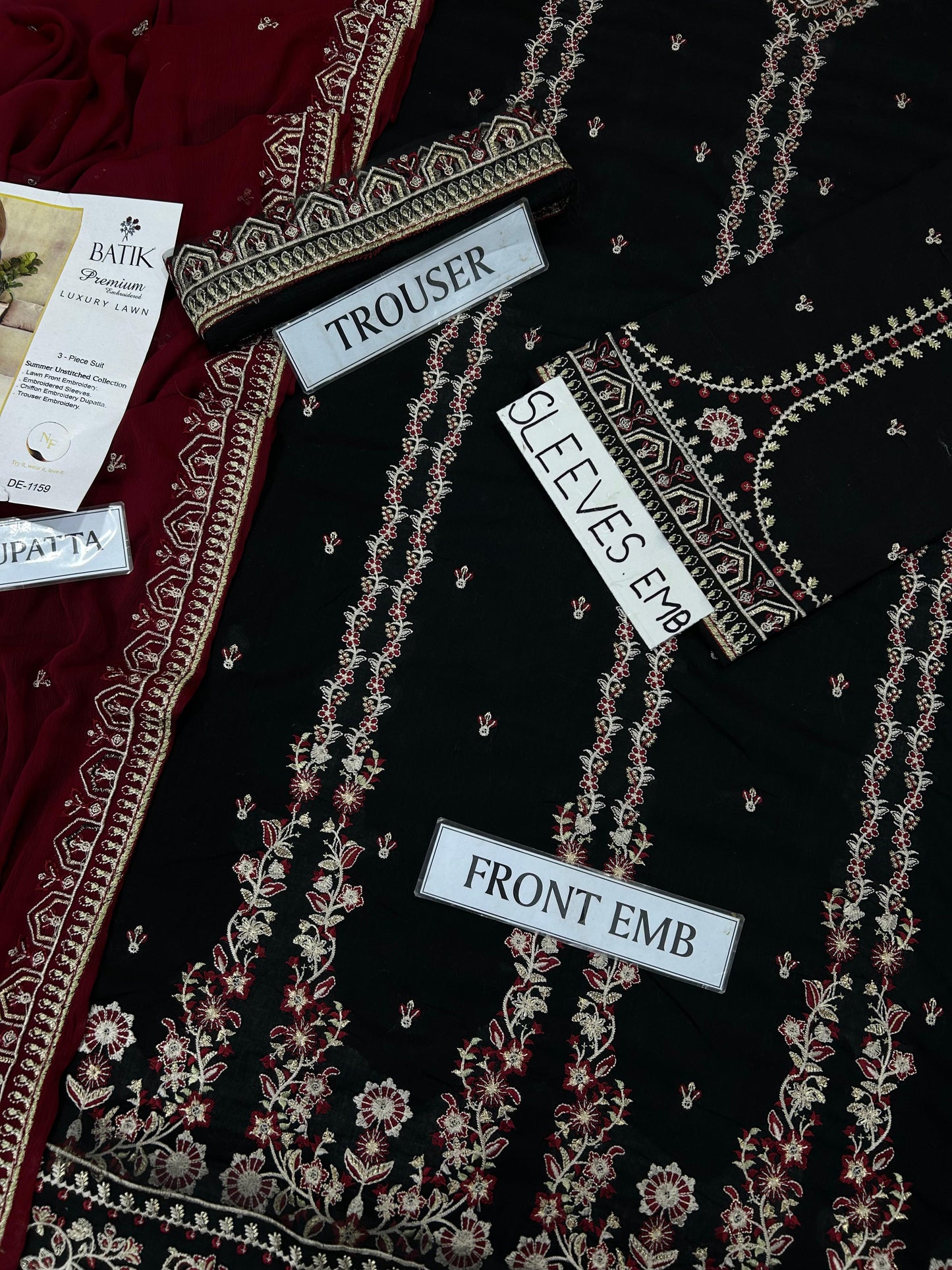 BRAND NAME* BATIK

_WEAR BY THE GORGEOUS ACTRESS